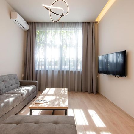 Aura F24 Apartments By Halu! - Vibrant Neighbourhood Tesalonika Bagian luar foto