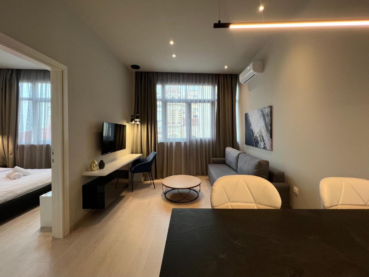 Aura F24 Apartments By Halu! - Vibrant Neighbourhood Tesalonika Bagian luar foto