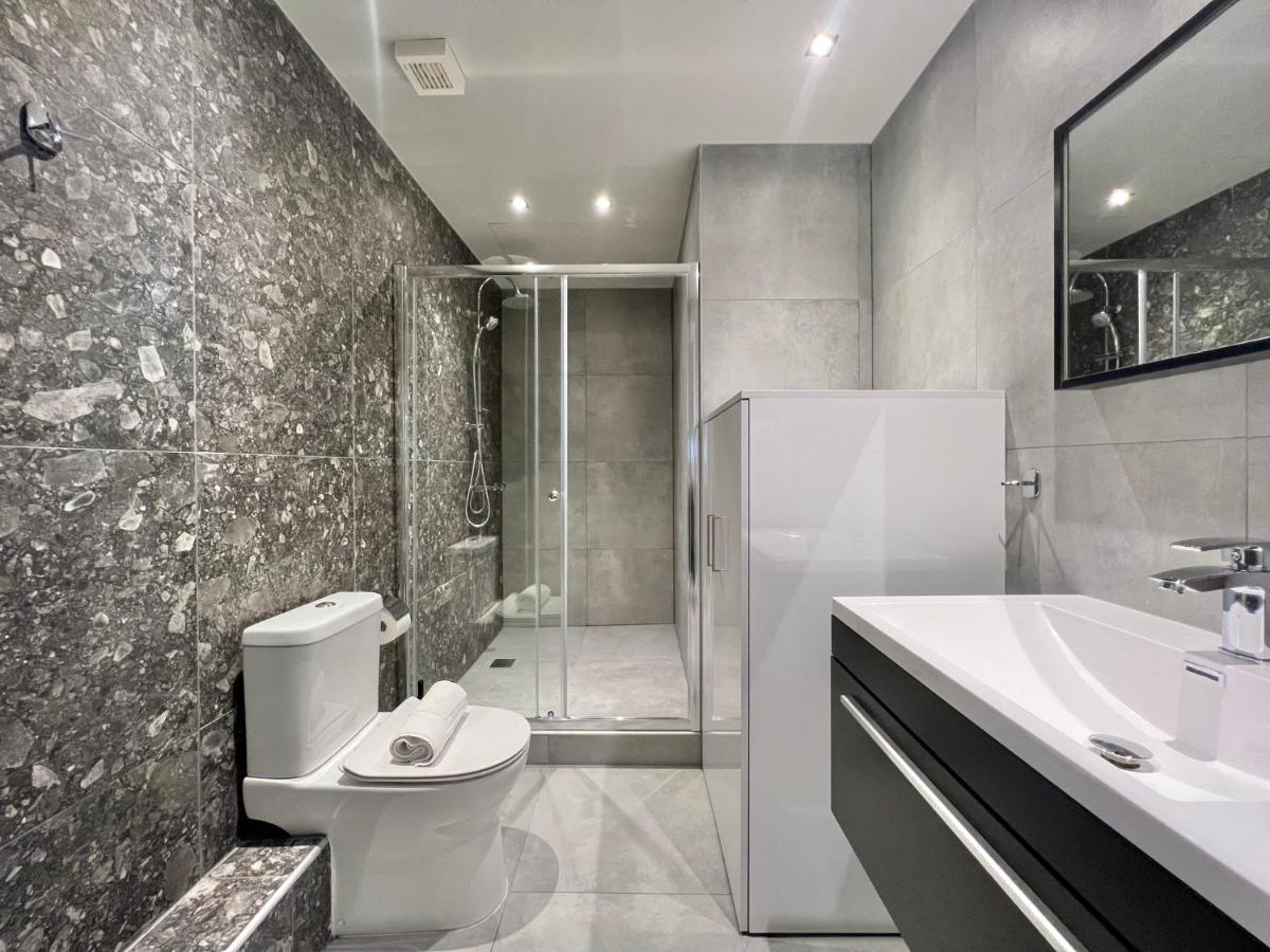 Aura F24 Apartments By Halu! - Vibrant Neighbourhood Tesalonika Bagian luar foto