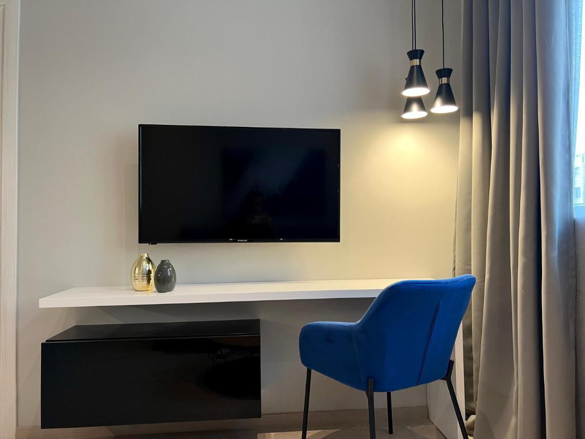 Aura F24 Apartments By Halu! - Vibrant Neighbourhood Tesalonika Bagian luar foto