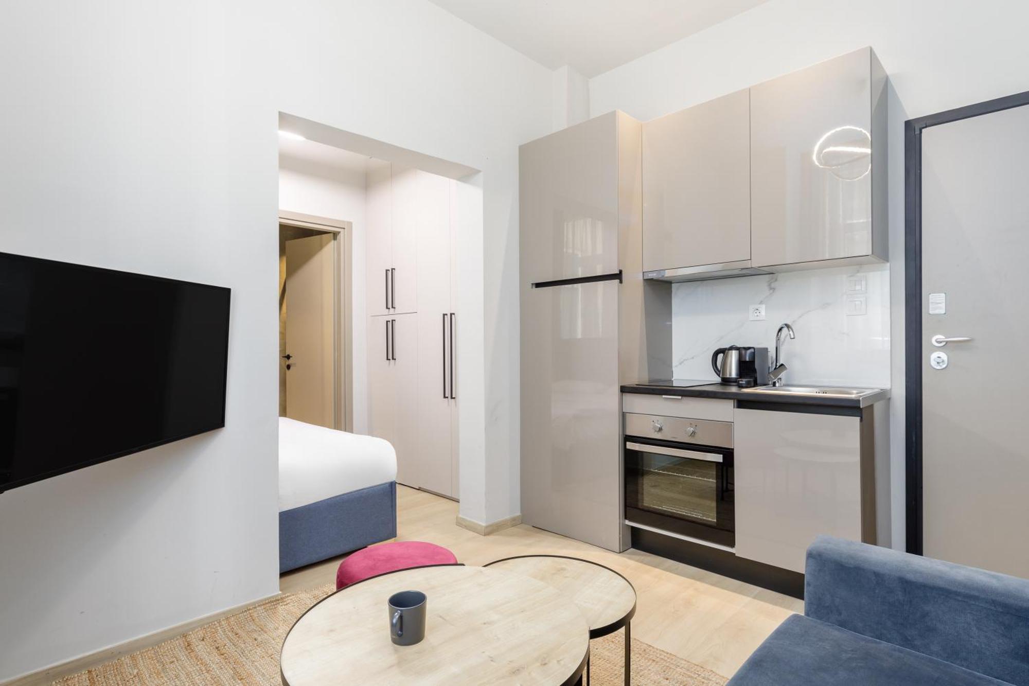 Aura F24 Apartments By Halu! - Vibrant Neighbourhood Tesalonika Bagian luar foto